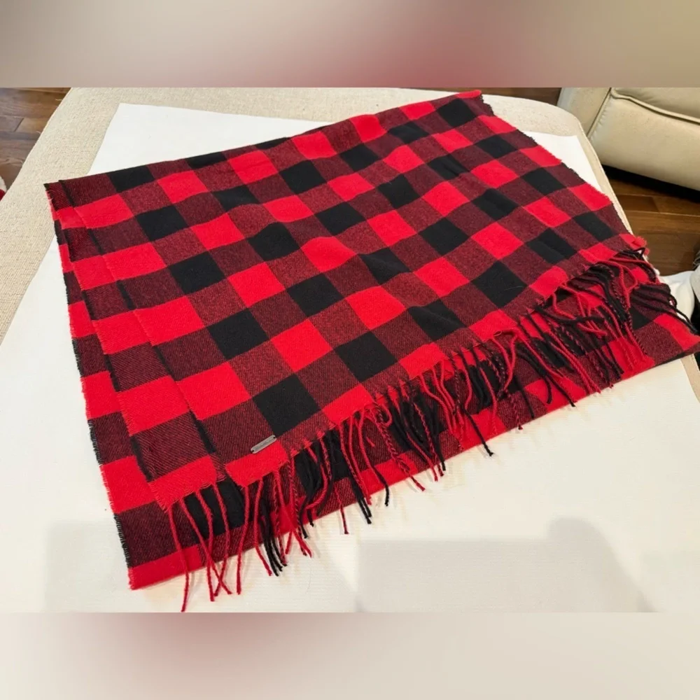 Eddie Bauer Super Soft Luxurious Red and Black Plaid Scarf